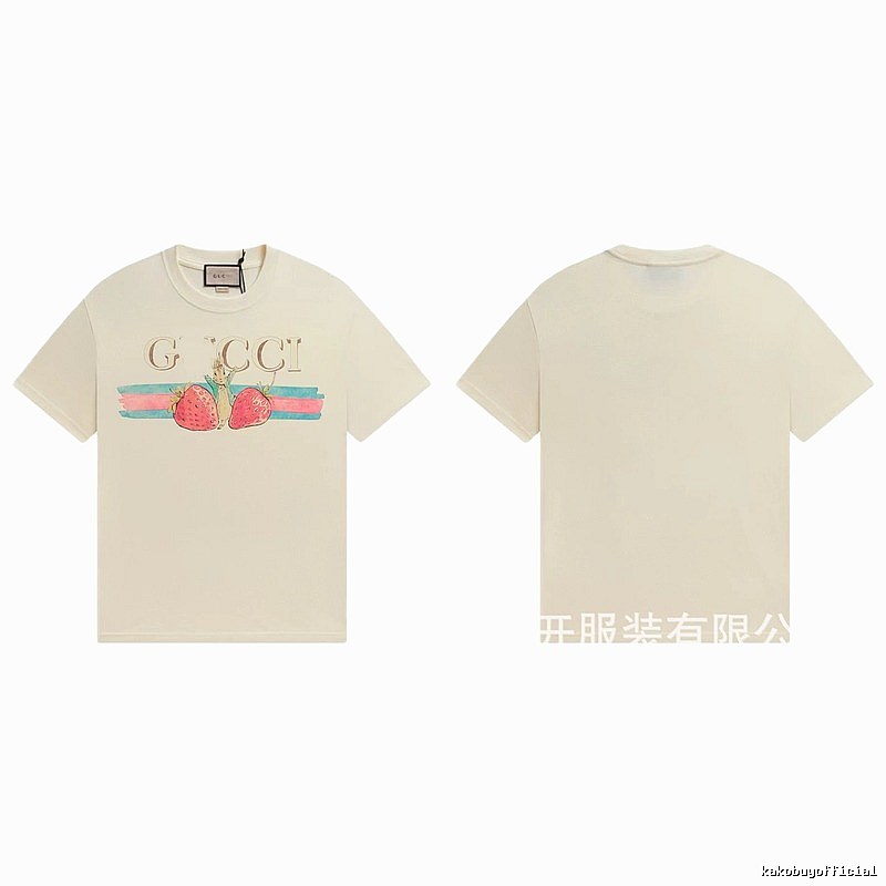 Gucci Vintage Off-white T-shirt with Strawberry Rabbit Print