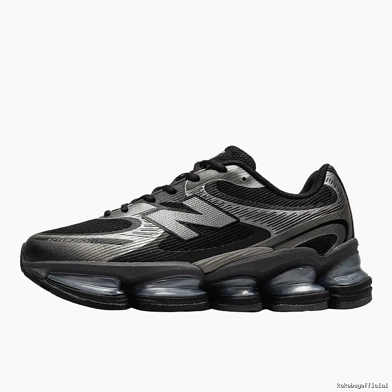 New Balance retro black and silver sports shoes