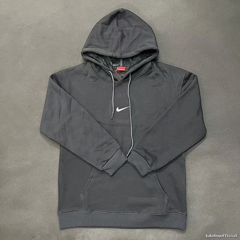 Nike Small-Logo Detail Gray Zip Hoodie Downtown Style Swoosh