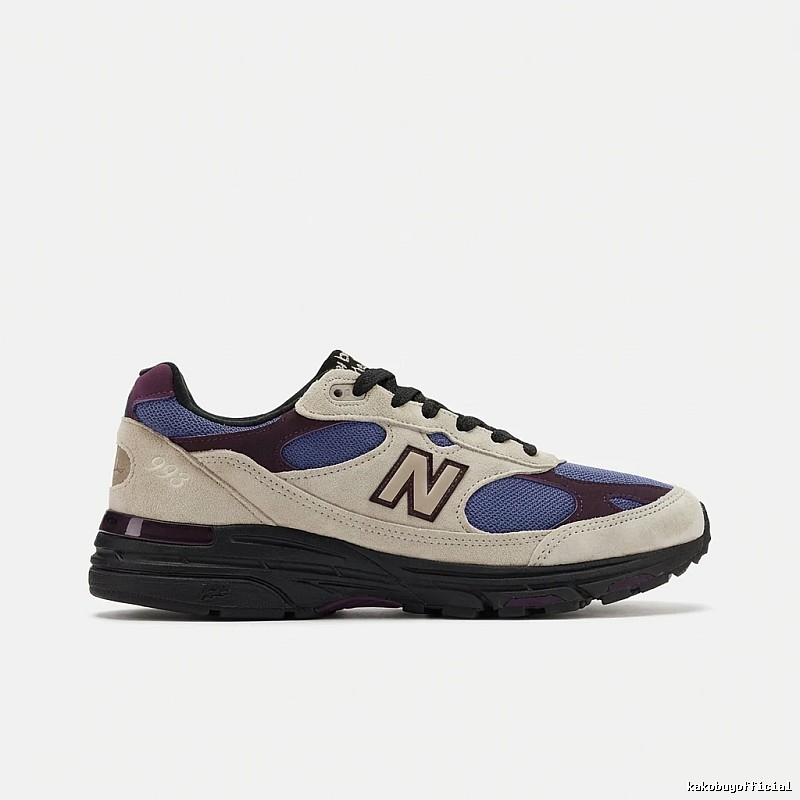Retro-style blue-purple sports shoes of New Balance