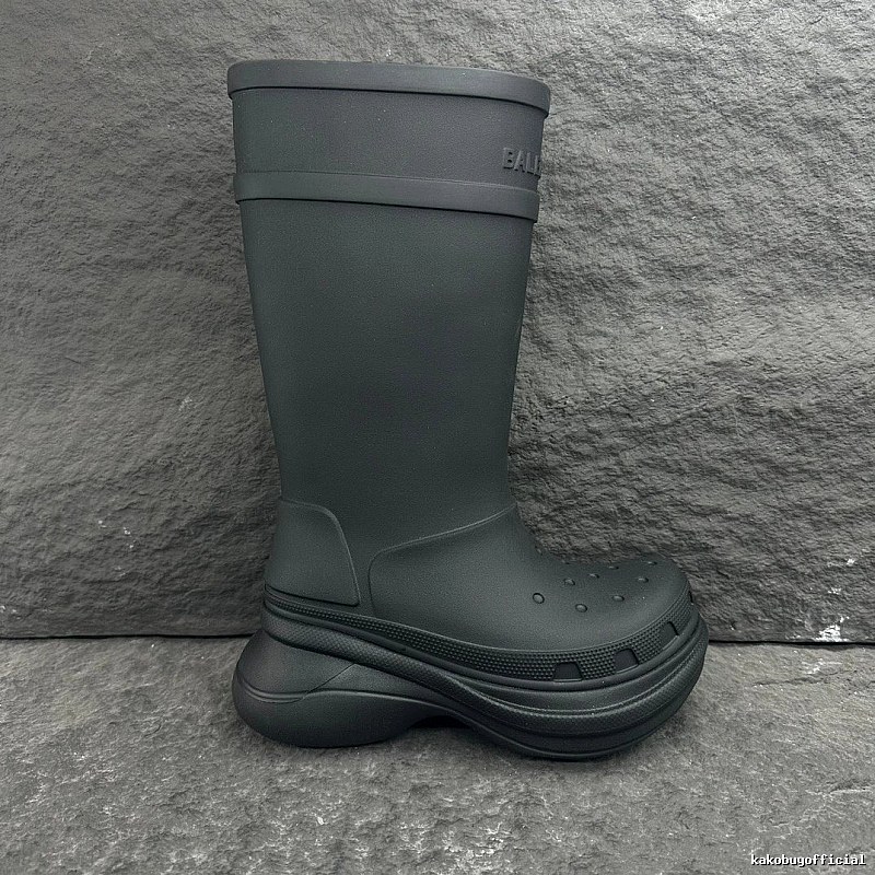 Tall Green Rubber Boot Rain Boot for Daily Rotation